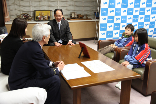 日ごろの活動の報告を行う
