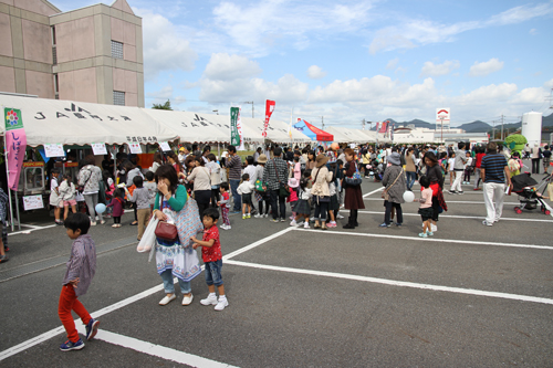 スタートと同時に多くの人が訪れた