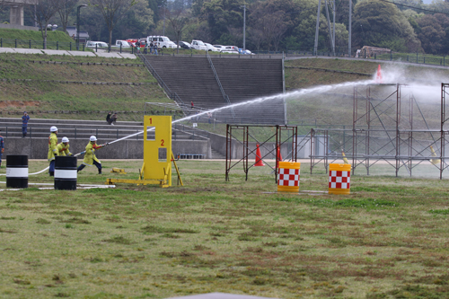 火災に見立てたコーンを狙う