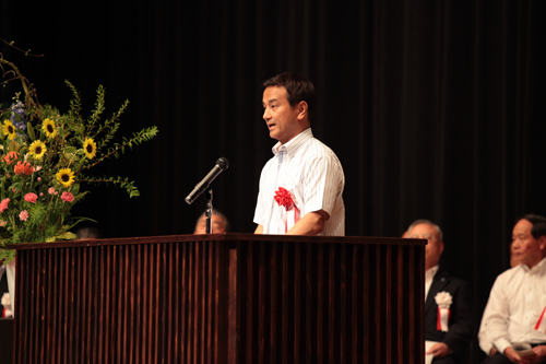 来賓の村岡県知事