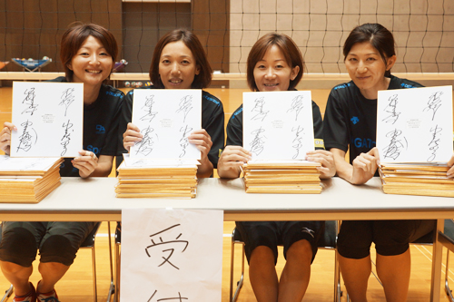 左から、宝来選手、小玉選手、佐野選手、杉山選手