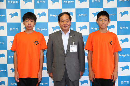 陸上競技で全国大会に出場する吉屋正義君（左）と原川翔太君（右）