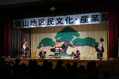 最後の上演となった俵山中学校2・3年生の子ども歌舞伎「五人三番叟」