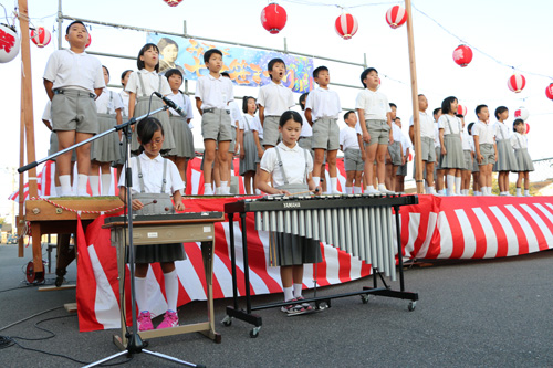 仙崎小学校4年生による詩の朗読と合唱