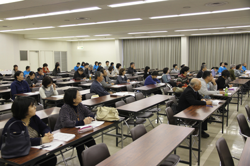 会員など約60人が参加