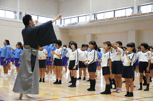 手の握り方は？