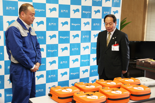 大西市長がお礼を述べる