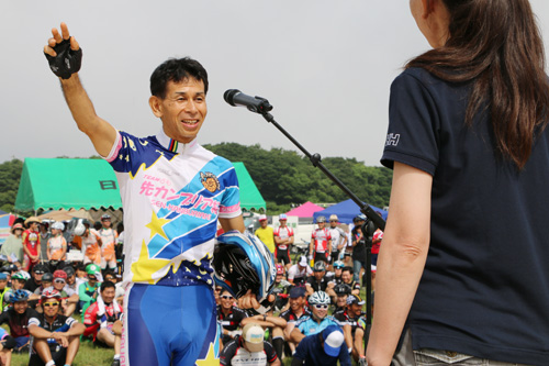 末舛博文選手が「力の限り遊び尽くします」と宣誓