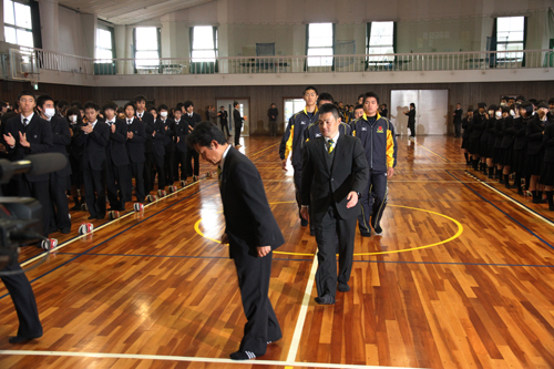 壮行式会場に入場