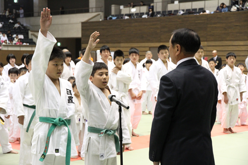 三宅晶斗選手（日置）と松本燎選手（清風）による選手宣誓