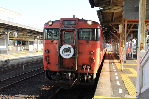 ラージくんのヘッドマークのついた車両
