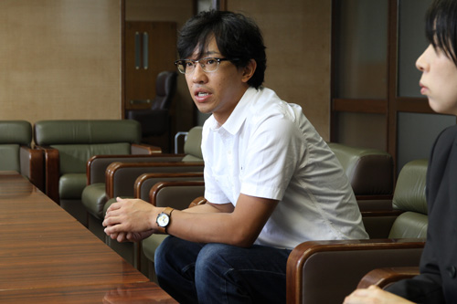 大日比・大泊・青海地区で活動する河村さんは先輩隊員としてアドバイス