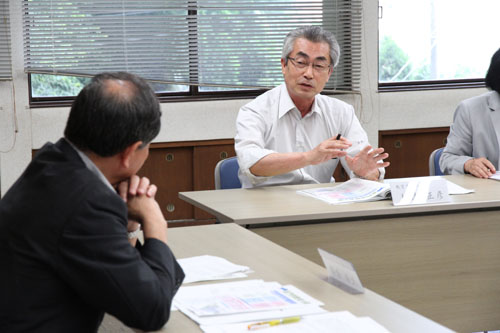 意見を交わす大西市長と松浦教育委員長