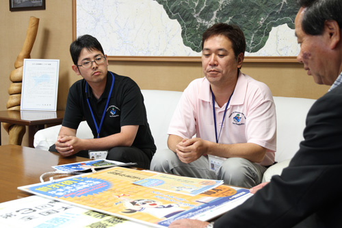 長門市では10月4日に「仙崎かまぼこ板っ球大会」が開催される