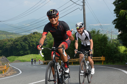 竹谷賢二さんも参加者と一緒に楽しむ