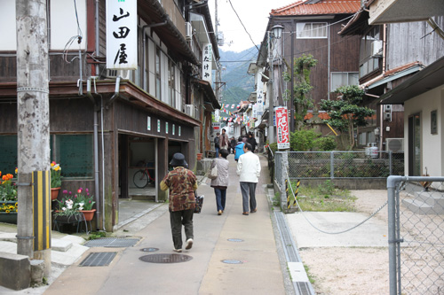 昔の佇まいを残す俵山温泉