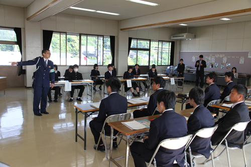 最後まで真剣に話を聞く