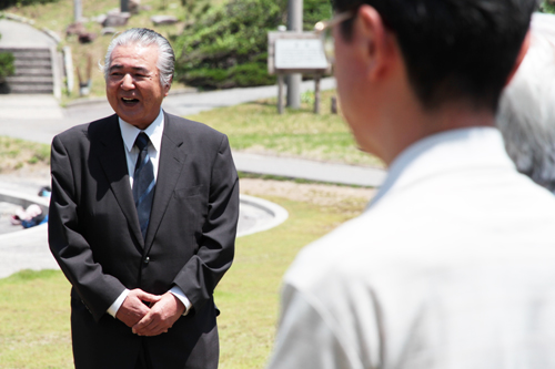 あいさつをする大谷会長