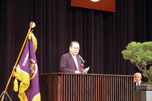 祝辞を述べる南野市長