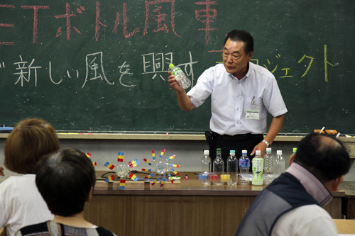 指導者は郷区在住の関岡氏
