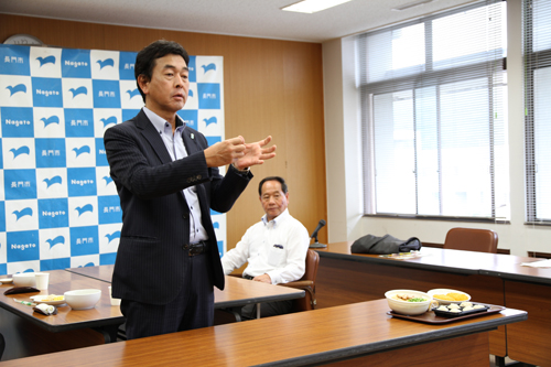 藤田雅史フジミツ株式会社代表取締役社長から商品の説明