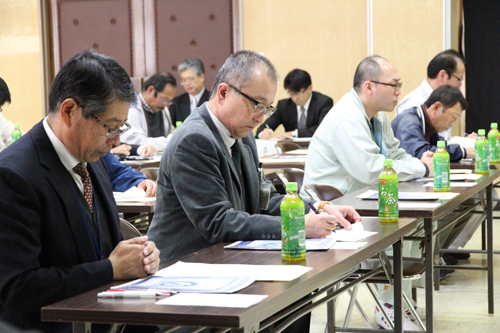 仙崎地区の漁業関係者など約40人が会議に出席