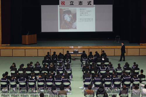 日置中学校で立志式後に開催された「地域医療啓発講座」