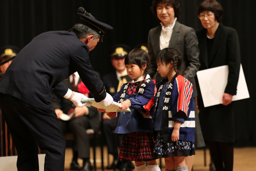山口県消防クラブ連合会会長表彰を受賞した向津具保育園幼年消防クラブ