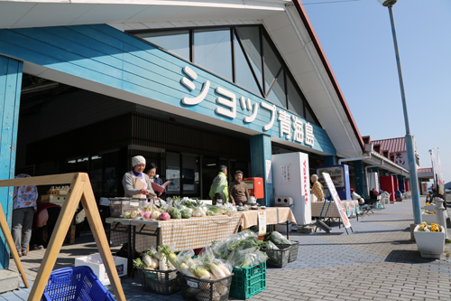 会場は青海島シーサイドスクエアの「ショップ青海島」周辺