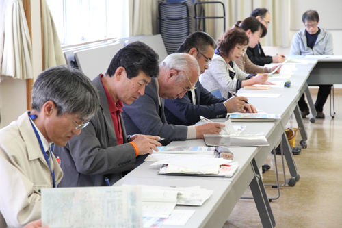 平成28年度の活動や決算報告、平成29年度の事業計画や予算案などが審議される