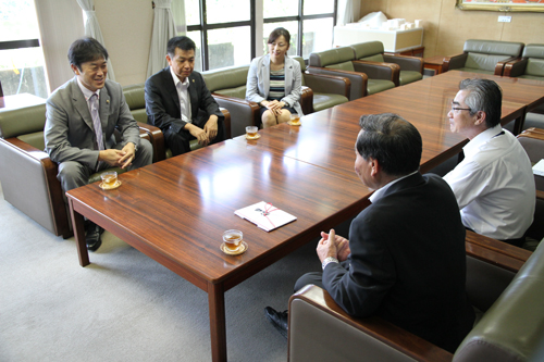 「子どもたちの夢と経験を広げる一助にしてください」と西田会長
