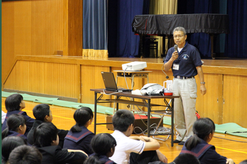 長門市役所防災危機管理課の岡本道則防災アドバイザーが講和