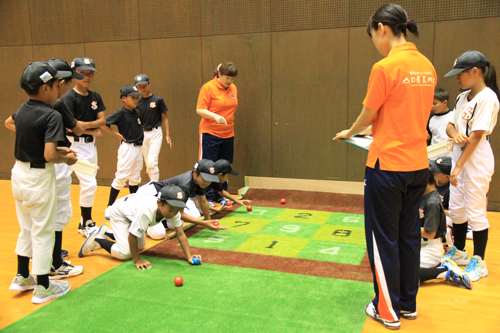 長門市スポーツ推進委員の指導のもと、楽しくニュースポーツを学ぶ