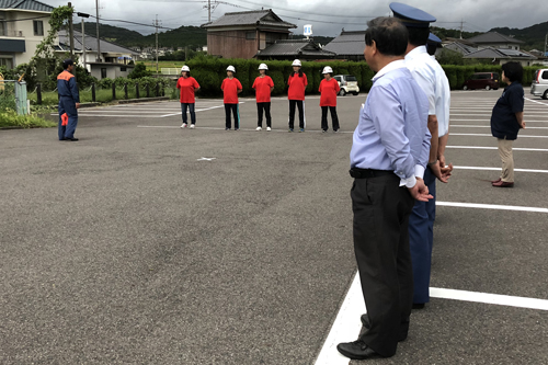 大西市長や消防関係者が見守る中、練習が行われた