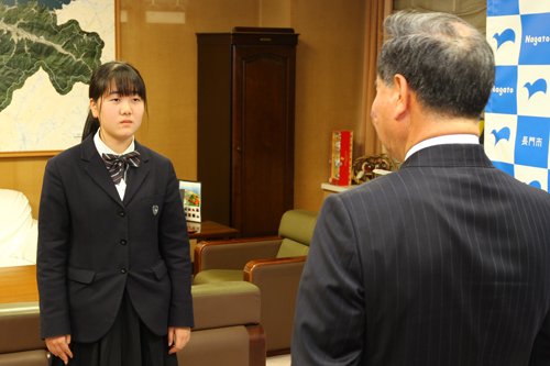 初めての全国大会でとても緊張すると思うが一生懸命頑張っていきたいと抱負を述べた