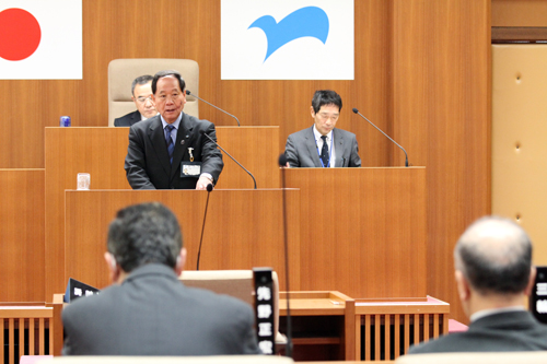 平成31年度当初予算編成にあたっての施政方針を述べる大西市長