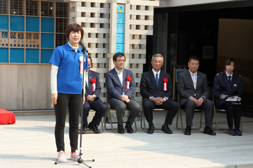 「この1年無事に4万人もの来館者を迎えることができいた」と岩本理事長