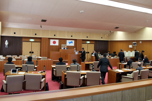 正副議長の改選が行われた