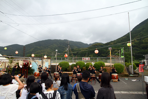 どの会場も多くの人でにぎわいました