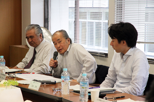 報告事項などに対し、委員からも意見が出された