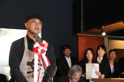 「地域活性化の起爆剤として、ここに集い、みんなで語り合う場となれば」と井上社長