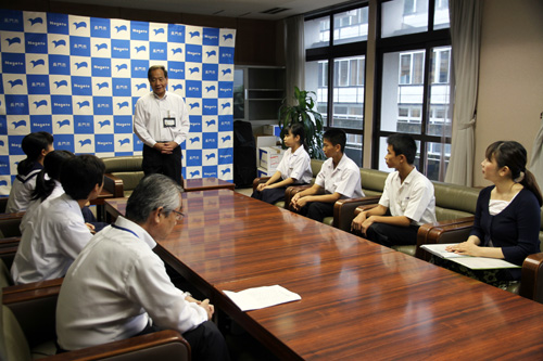 「学んできたことを友達に話してほしい」と大西市長