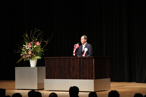 大西市長は「市民の命、また観光・物流などをつなぐ道として、活力創生を果たしていきたい」とあいさつ