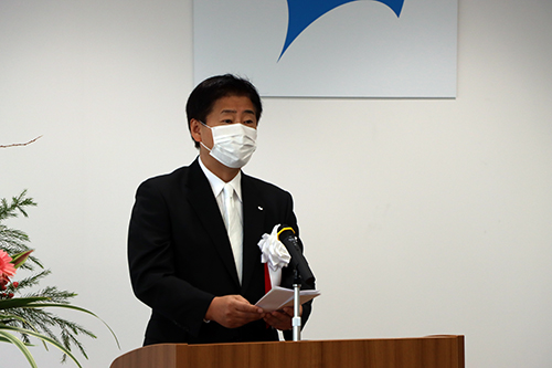 「今後も一層のご指導とご鞭撻をよろしくお願いいたします」と江原市長
