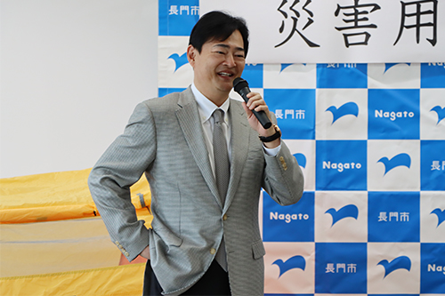 山藤清隆代表取締役「災害が発生した万が一の備えを重んじて、物資を使用していただければ」とあいさつ