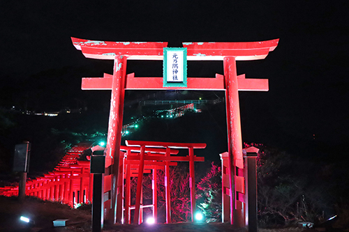 貴重な夜の元乃隅神社