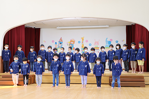 園児たちは歌で感謝の気持ちを伝える
