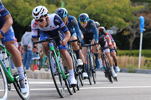 迫力のあるレースを間近で観戦することができた。