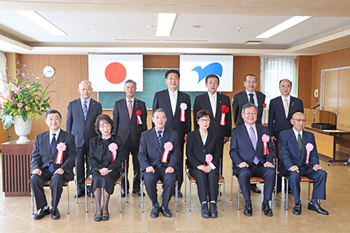 今年度は自治・社会活動・教育・保健衛生・産業の5種で個人10人を表彰