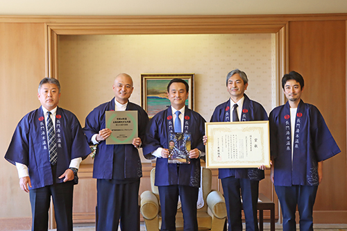 令和4年度土地活用モデル大賞「国土交通大臣賞」受賞を村岡知事に報告
